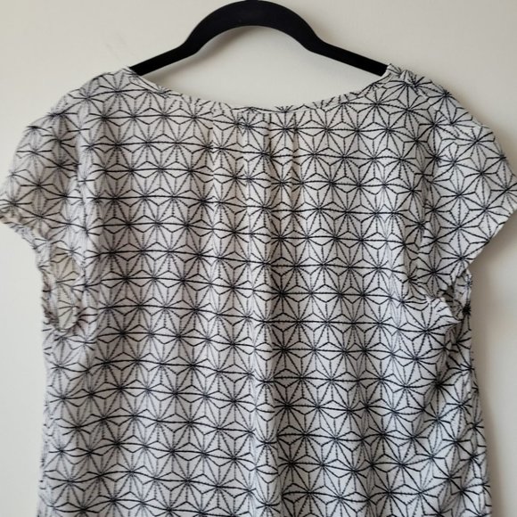 H&m Geometric Pattern Short Sleeve Blouse Size 4 - Picture 6 of 10